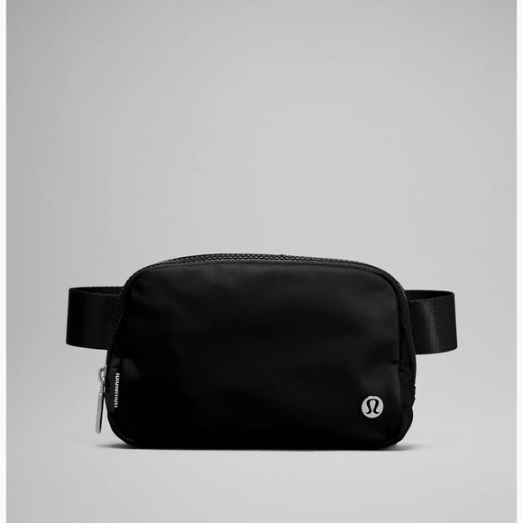 lululemon athletica Handbags - COPY - NWT Black Lululemon Everywhere Belt Bag
